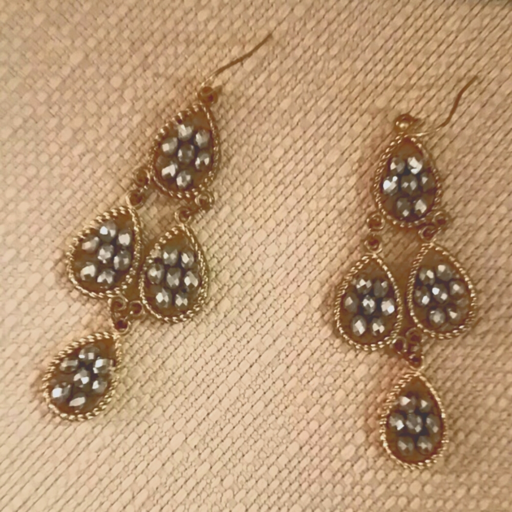 ✨💎 Brass and Gray Hematite Beads Chandelier Drop Earrings